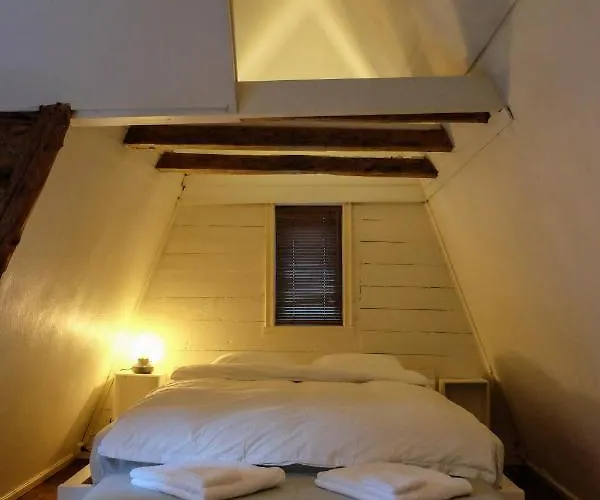 Charming House, Rare Historic House From 1779, Whole House Lägenhet