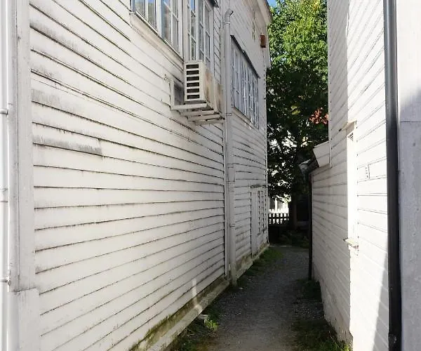 Charming House, Rare Historic House From 1779, Whole House Appartement